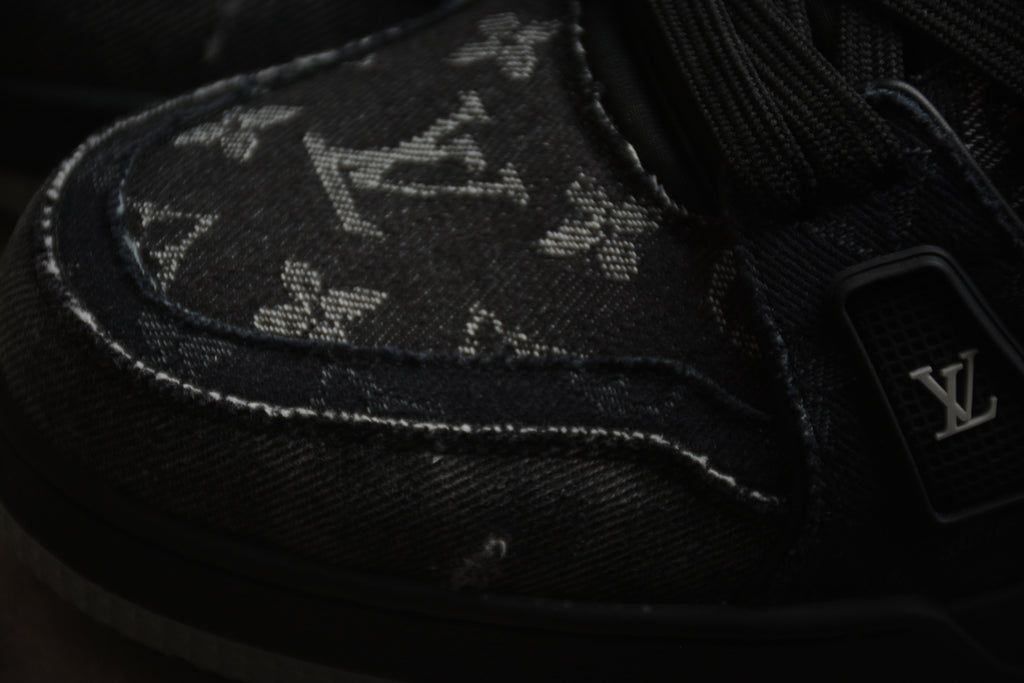Louis Vuitton Trainer Low – Negro / Gris