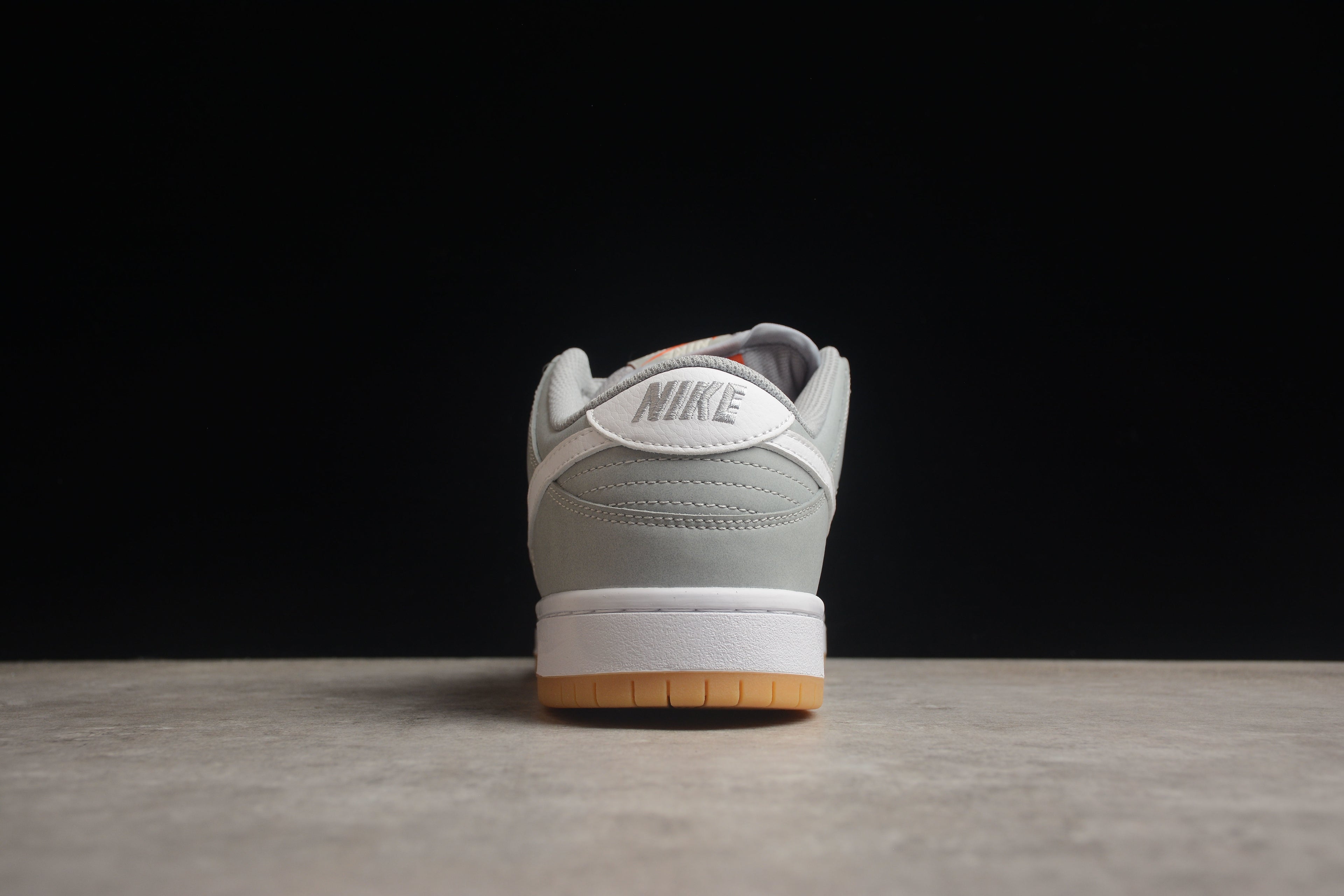 Dunk SB – Gris / Blanco