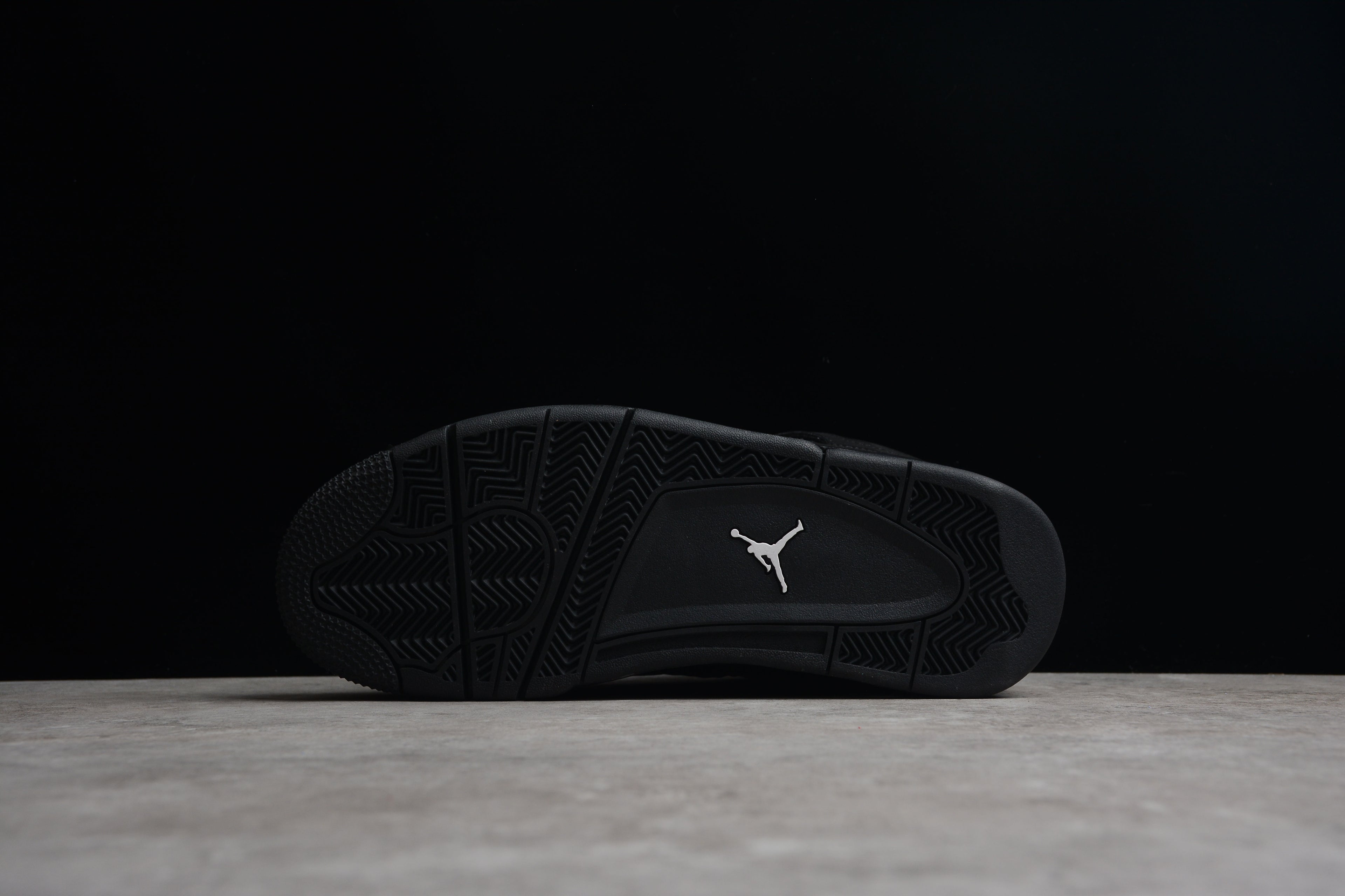 Air Jordan 4 – Negro