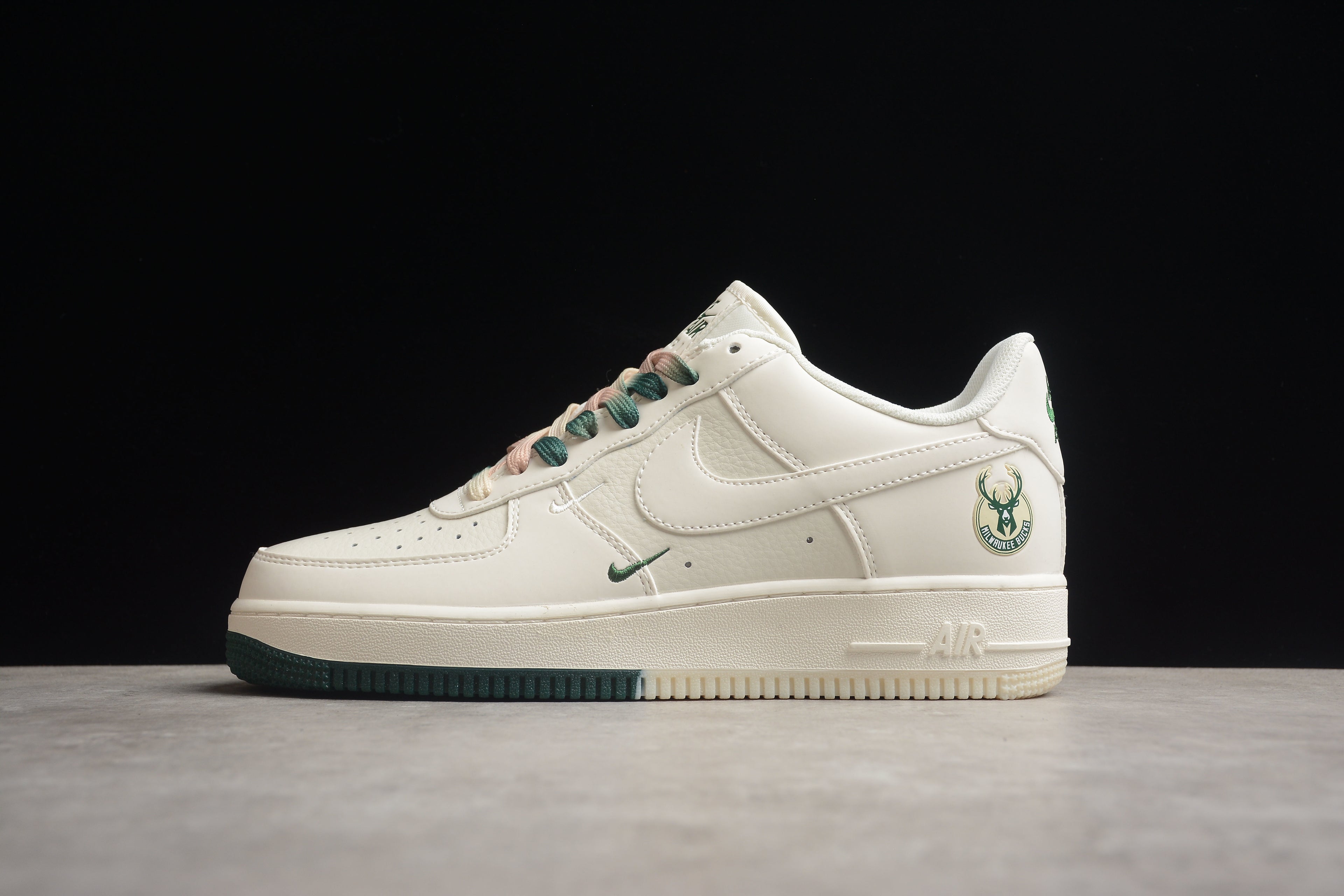 Nike Air Force 1 Low – Blanco / Verde