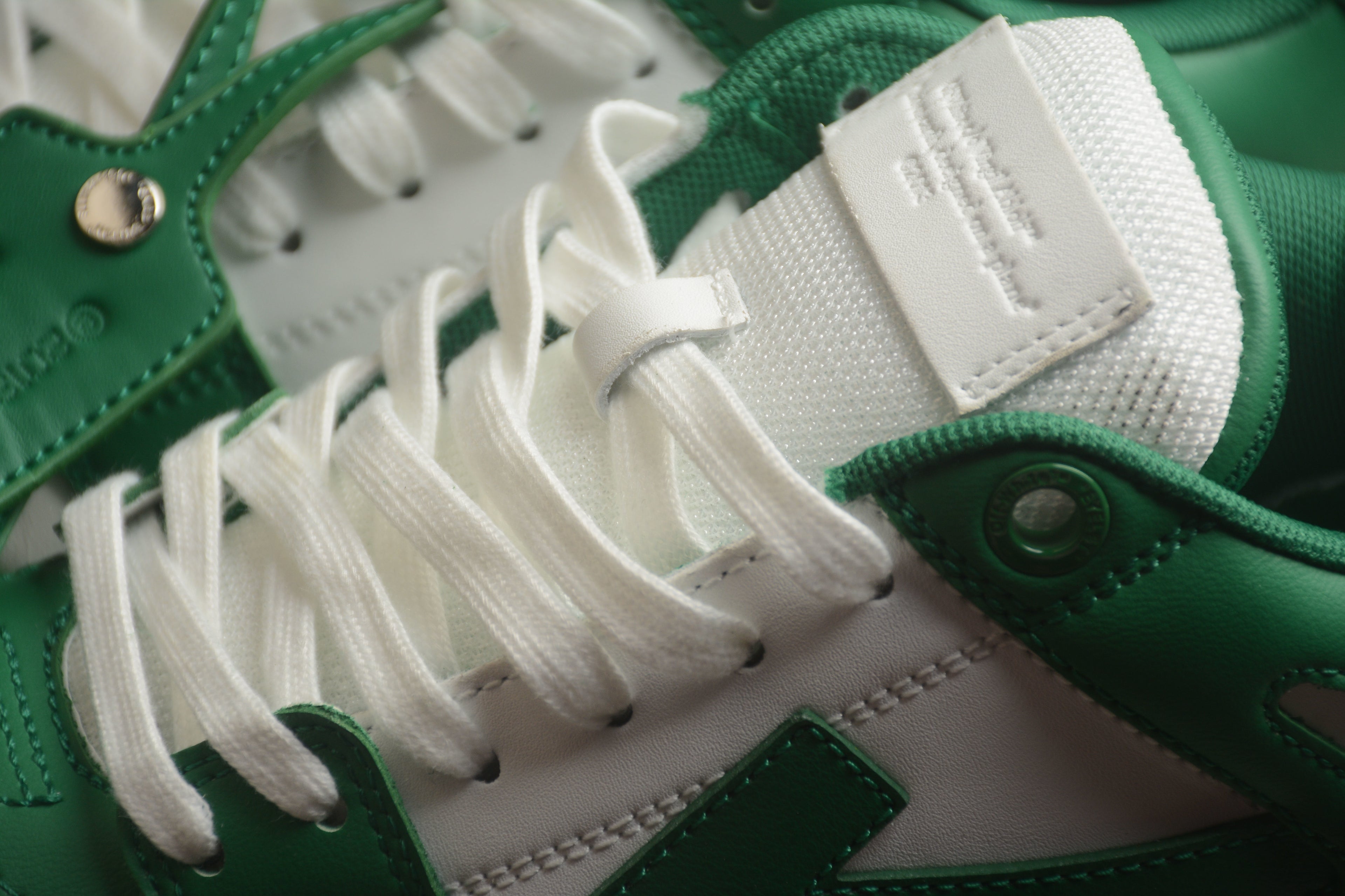 Off-White – Blanco / Verde
