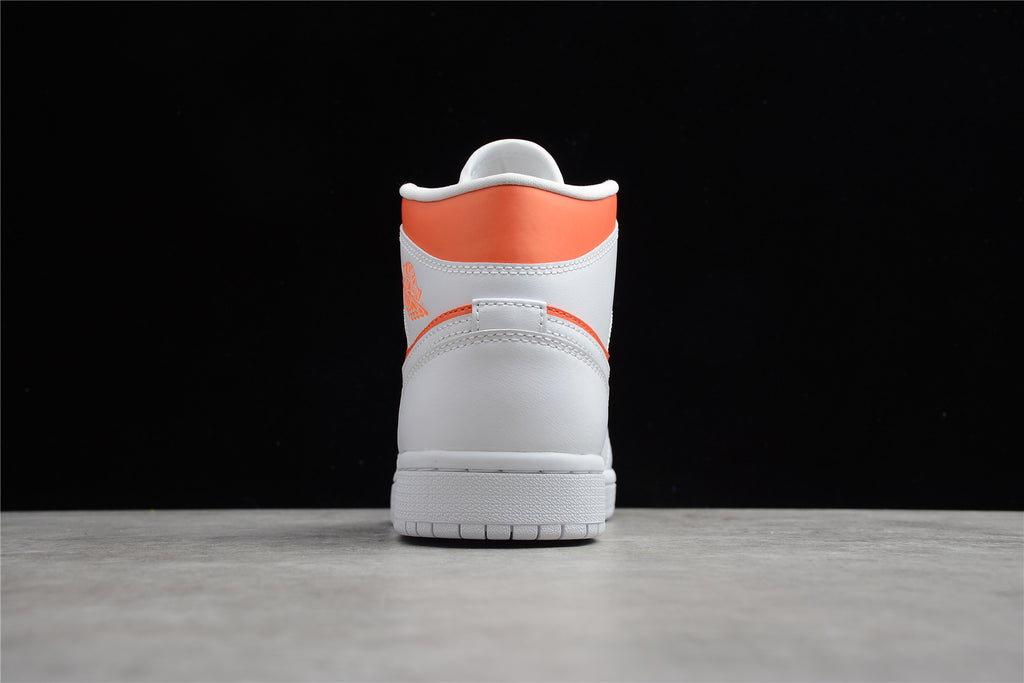 Air Jordan 1 Mid – Blanco / Naranja