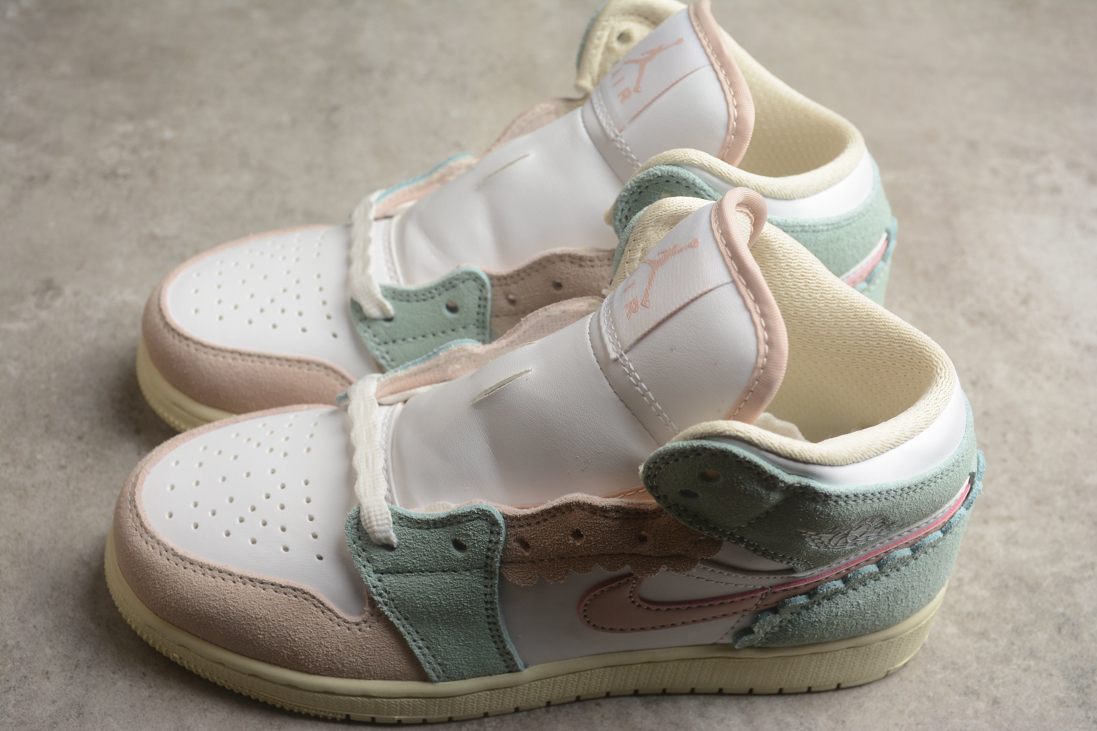 Air Jordan 1 Mid – Rosa / Turquesa / Blanco