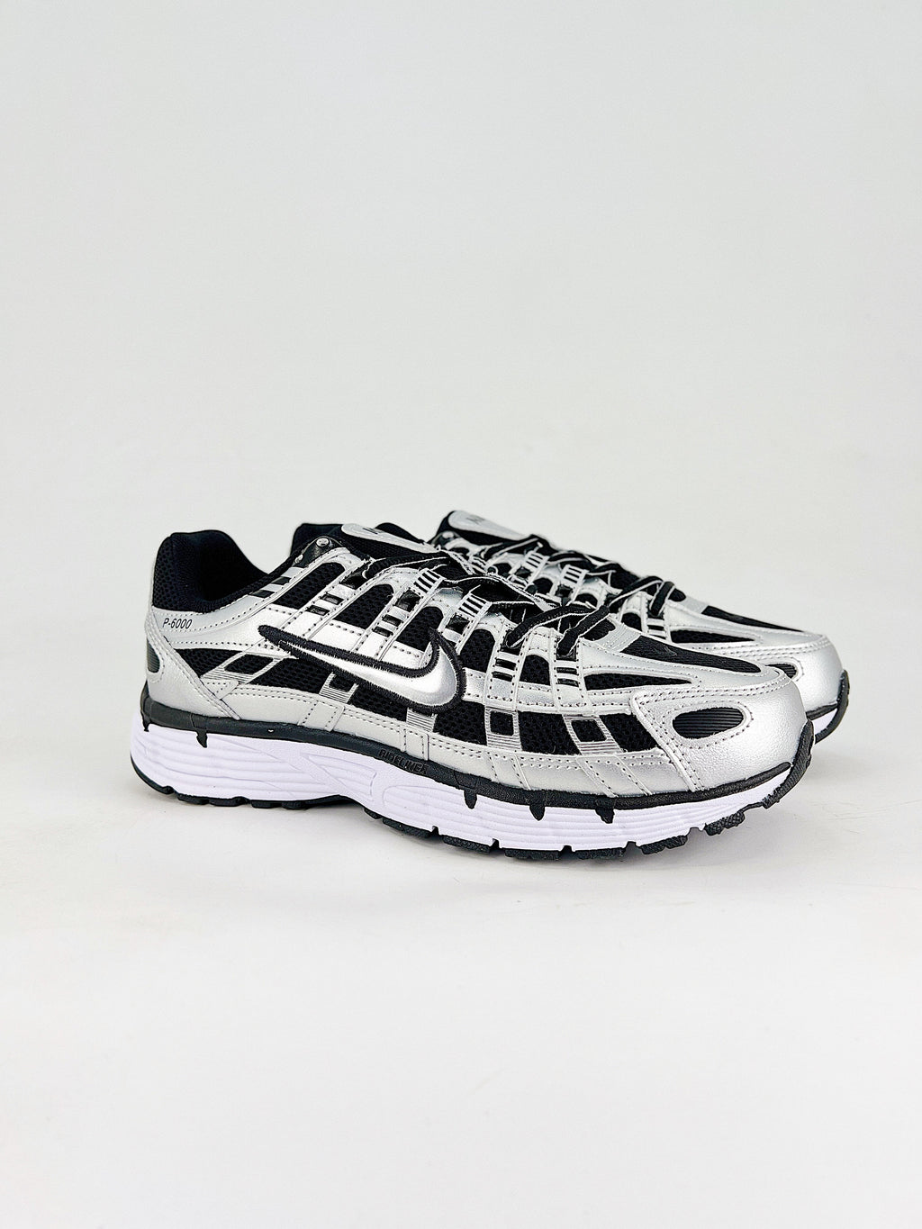 P-6000 – Gris / Negro / Blanco