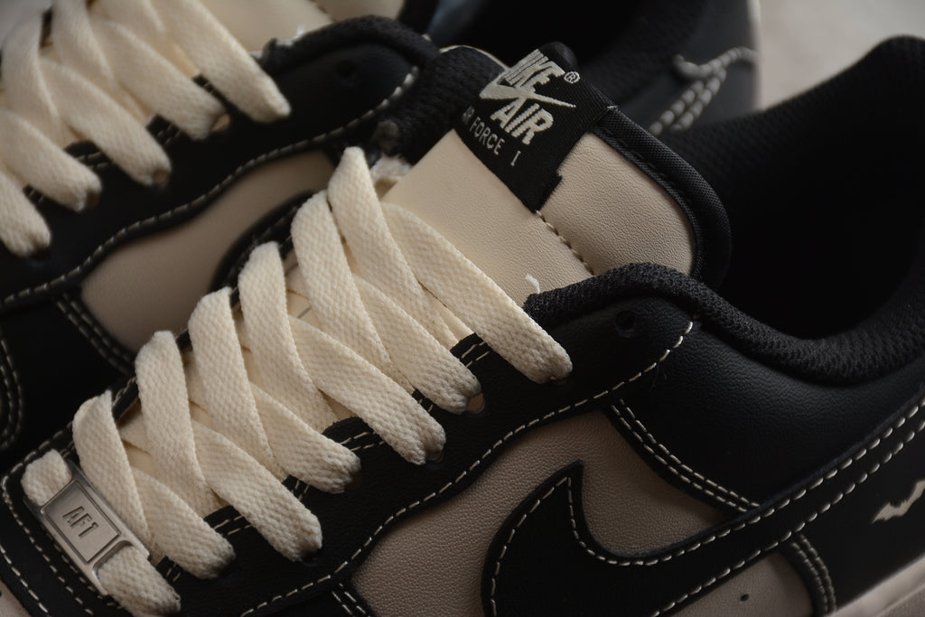 Air Force 1 Low – Negro / Beige