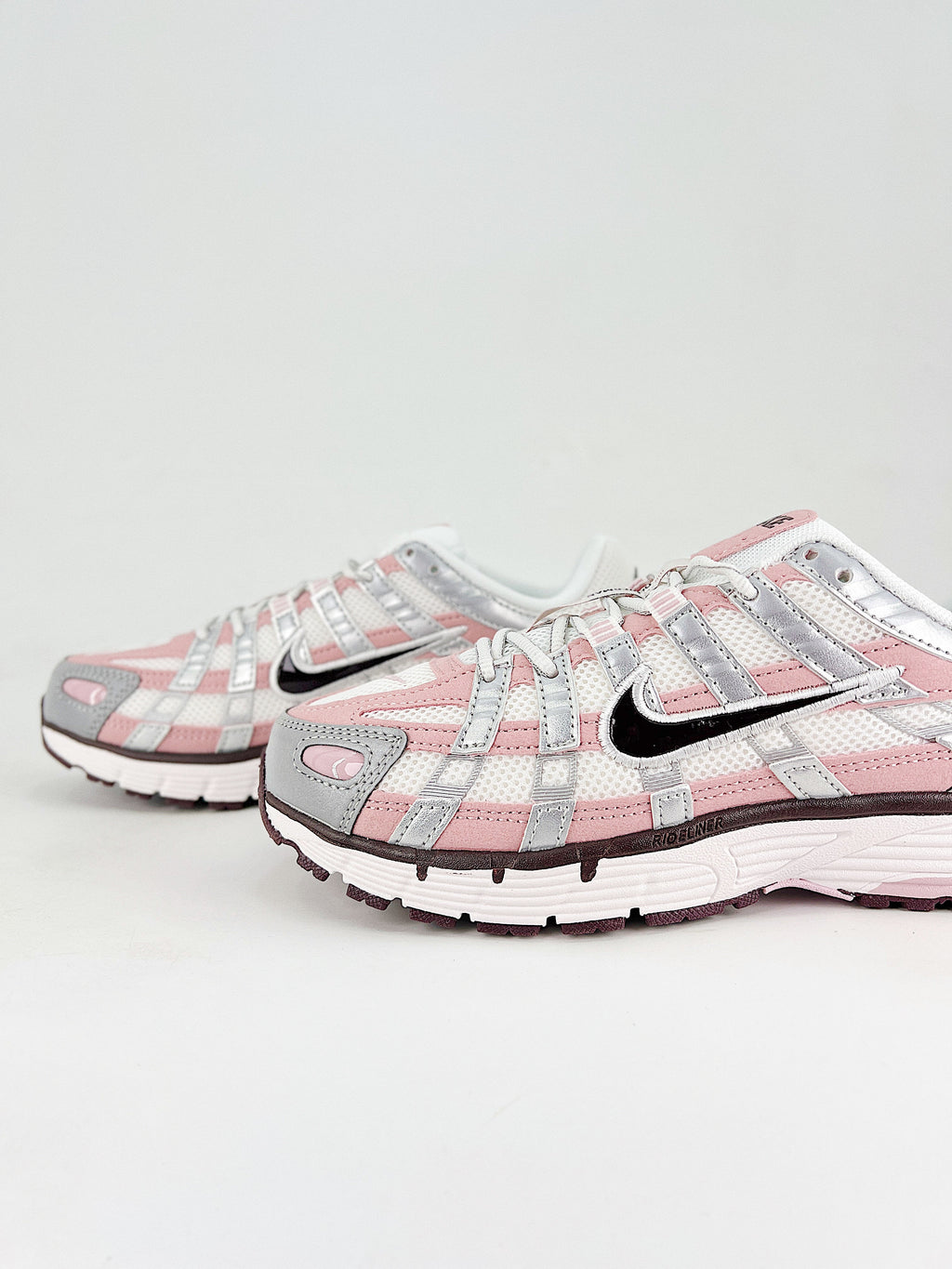 P-6000 – Blanco / Rosa / Gris