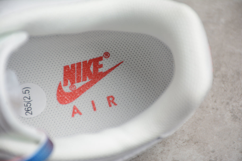Nike Air Force 1 Low – Blanco / Rojo / Azul