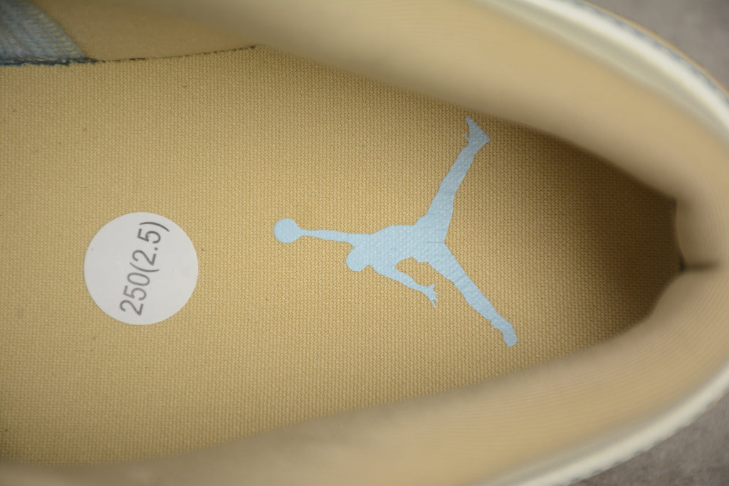 Jordan 1 Low – Beige / Azul