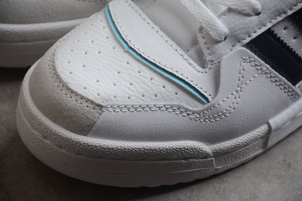 Adidas Forum – Blanco / Negro / Azul