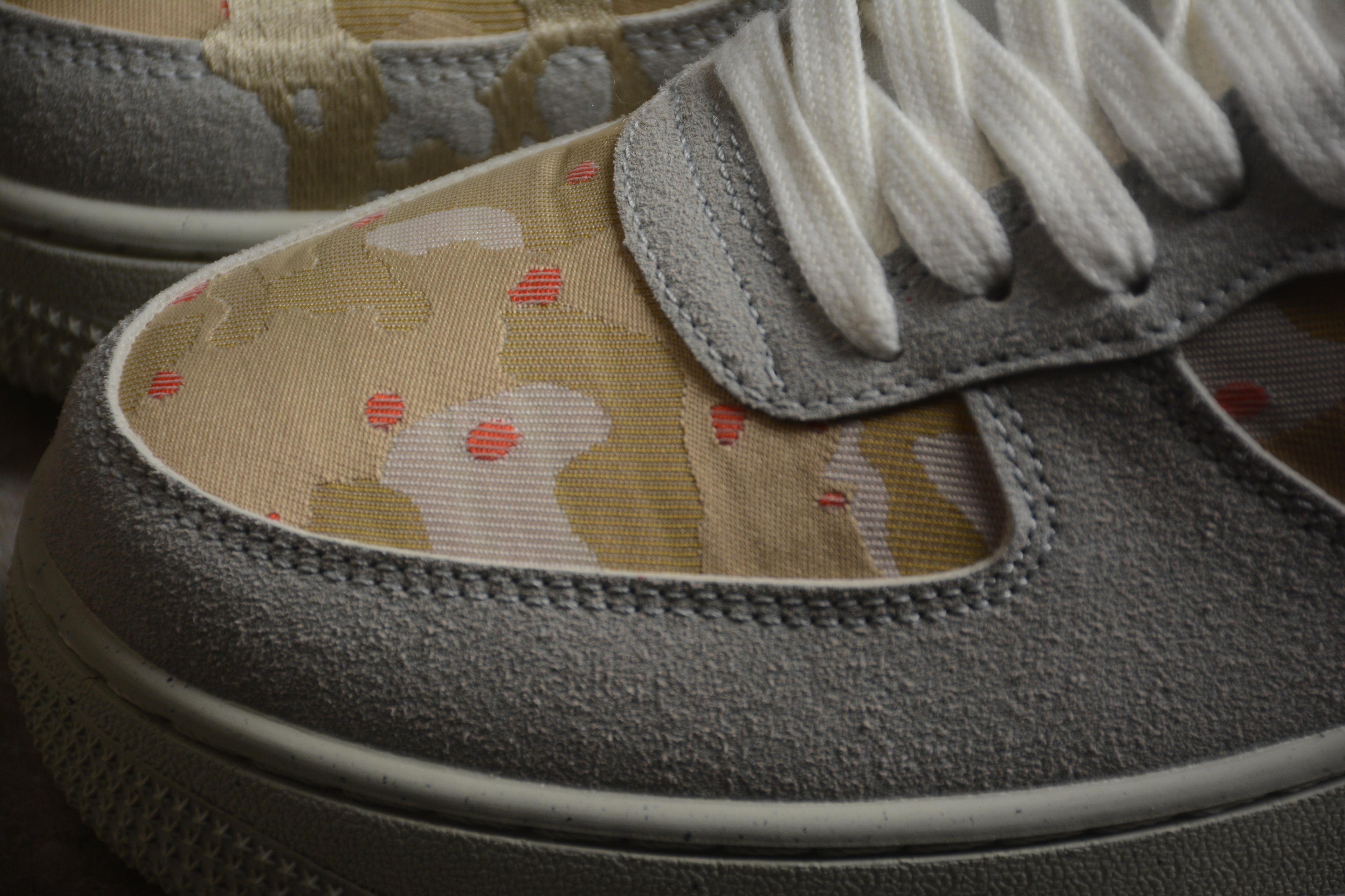 Air Force 1 Low – Gris / Marrón
