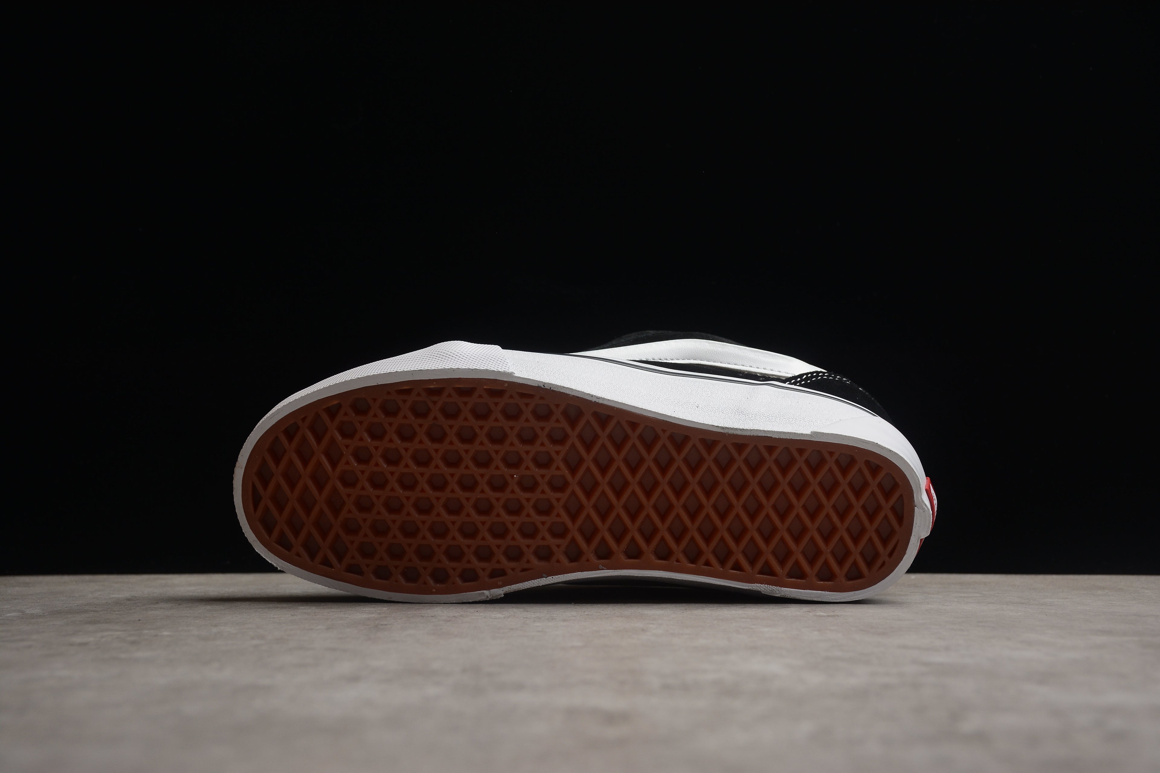 Vans Knu Skool – Negro / Blanco