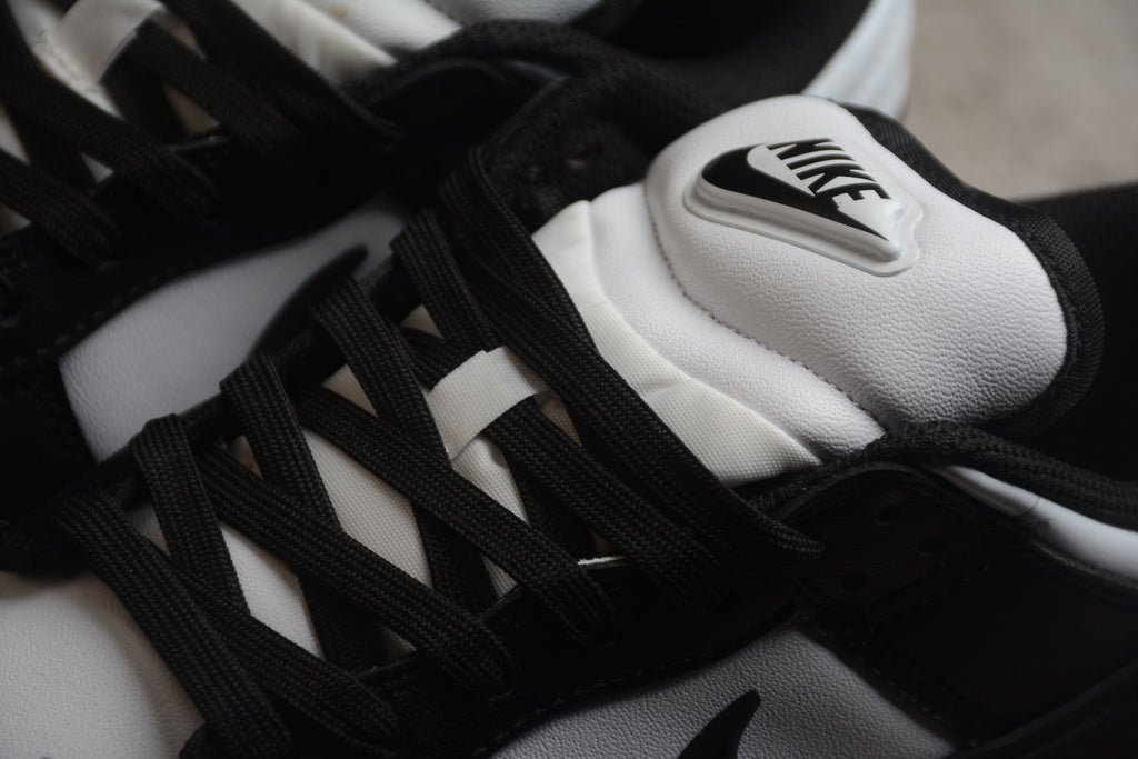 Dunk SB – Negro / Blanco