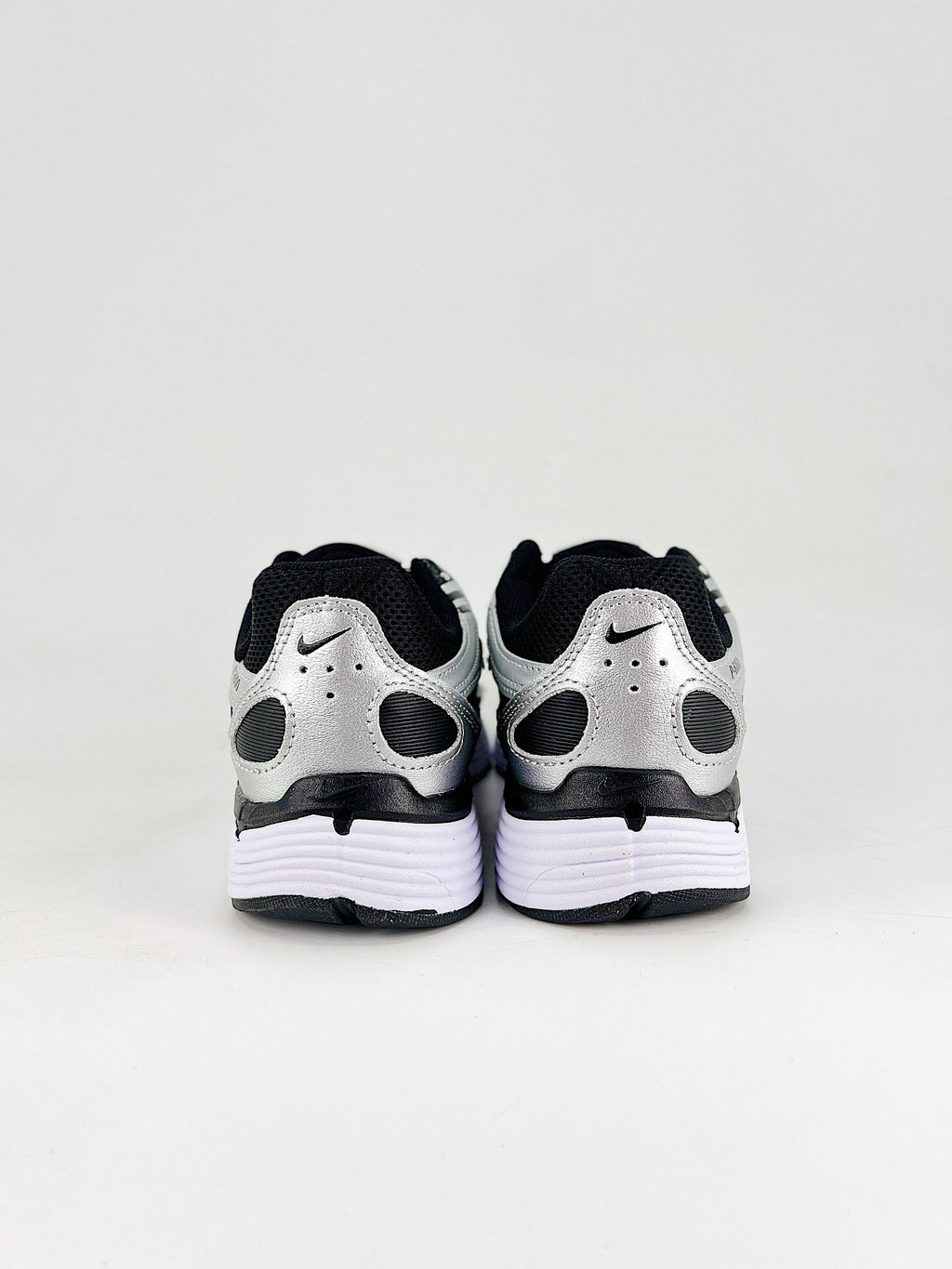 P-6000 – Gris / Negro / Blanco