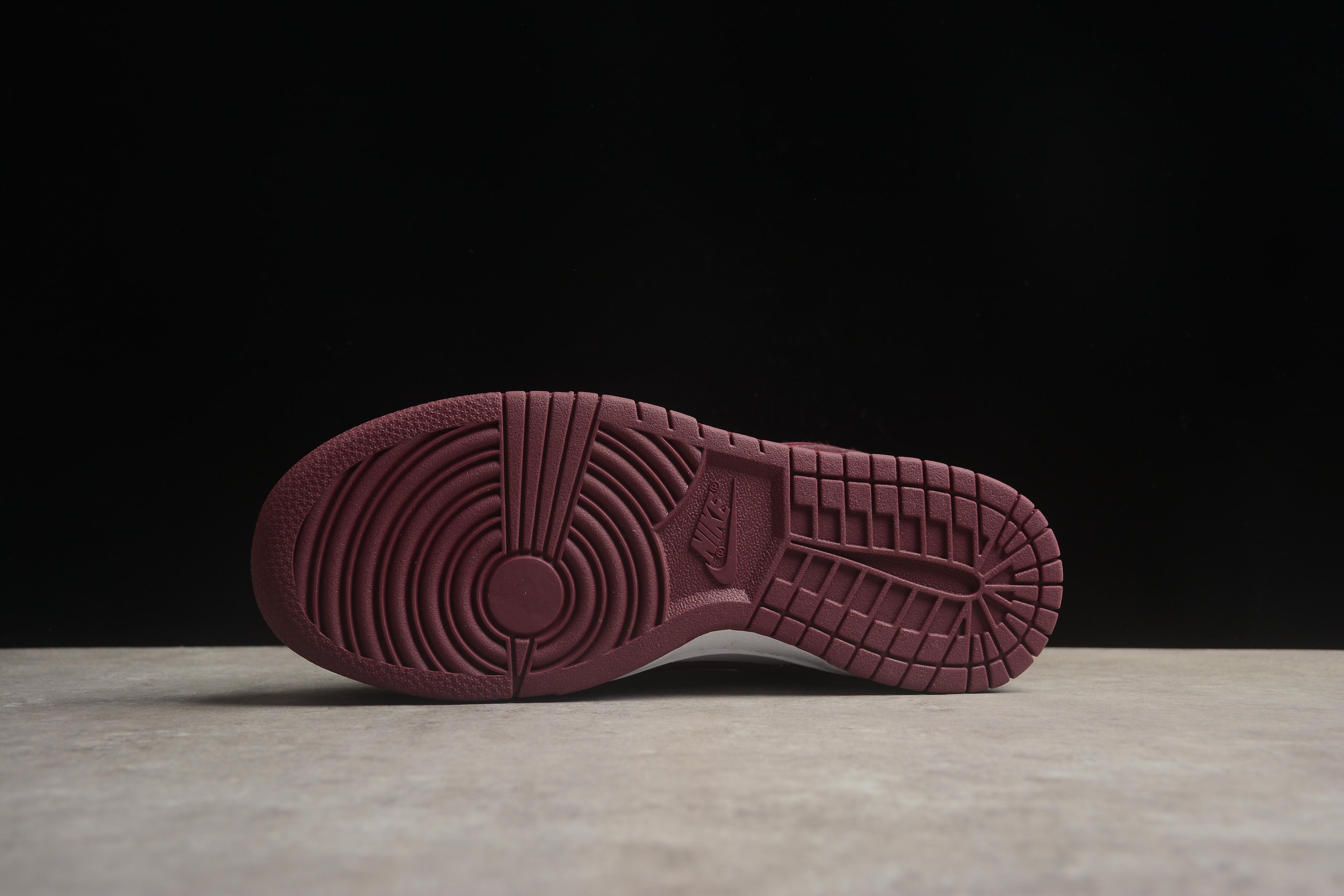 Dunk SB – Granate / Blanco