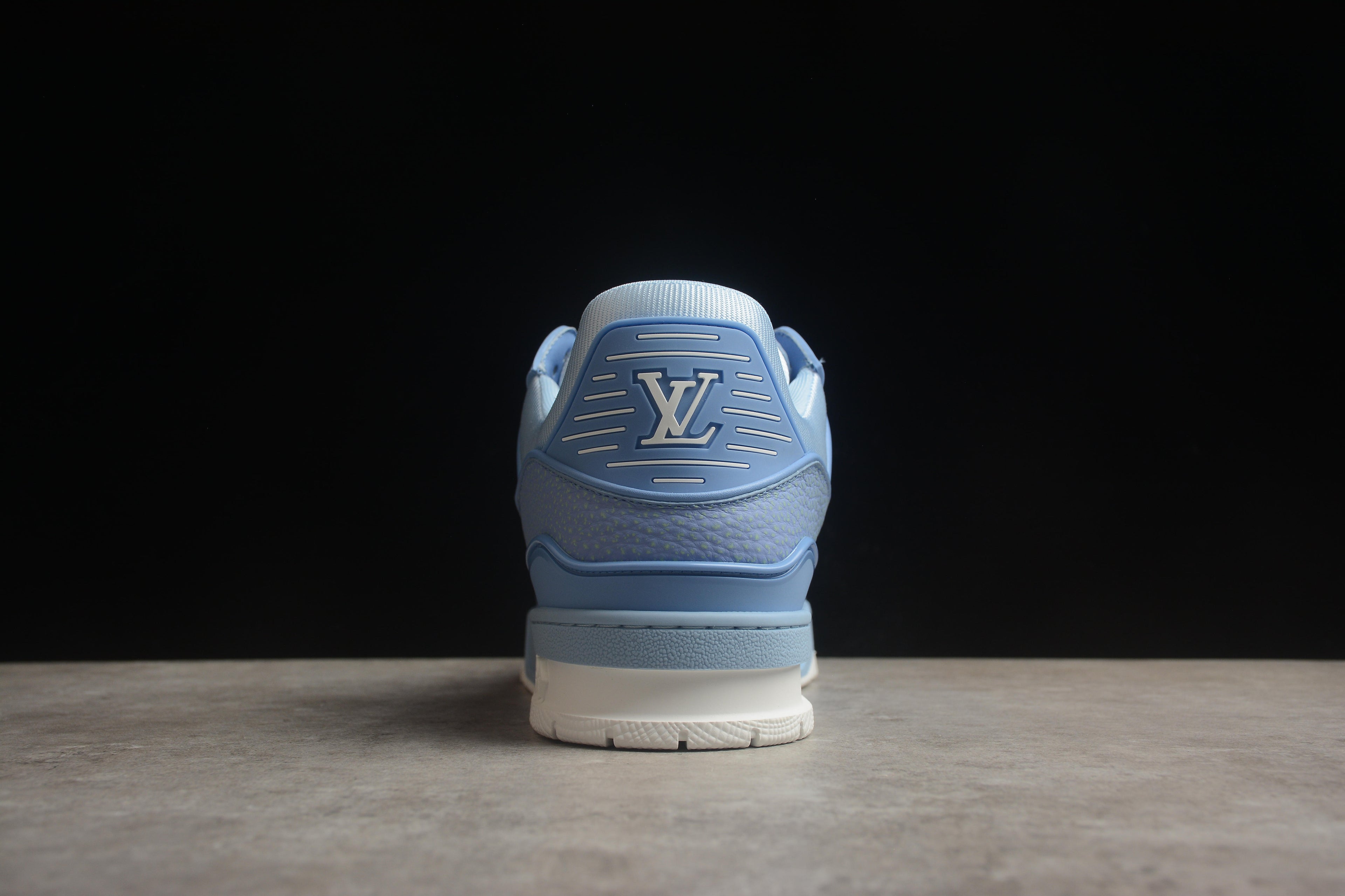 Louis Vuitton Trainer Low – Azul Claro