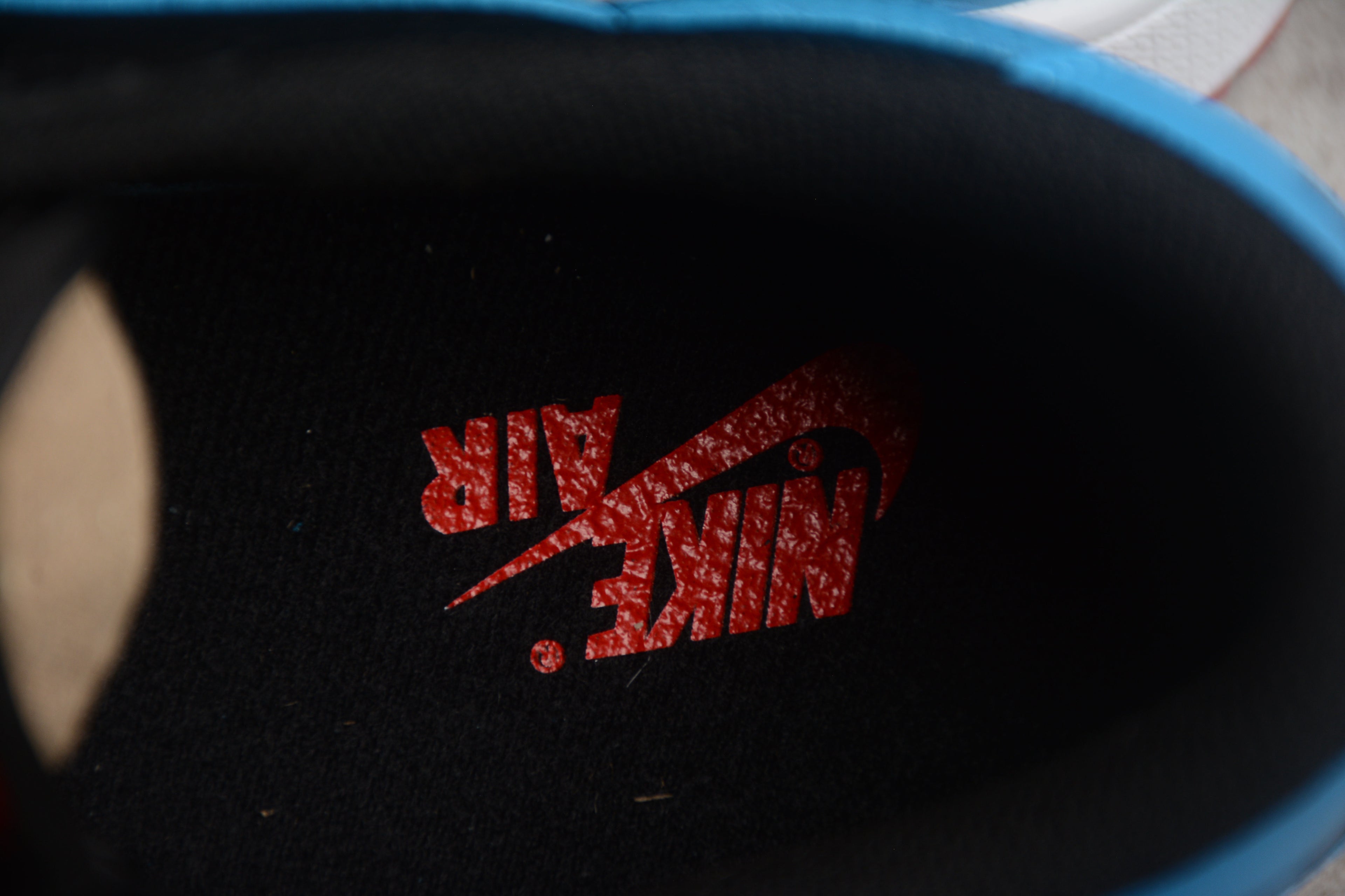 Jordan 1 Low – Negro / Azul / Rojo