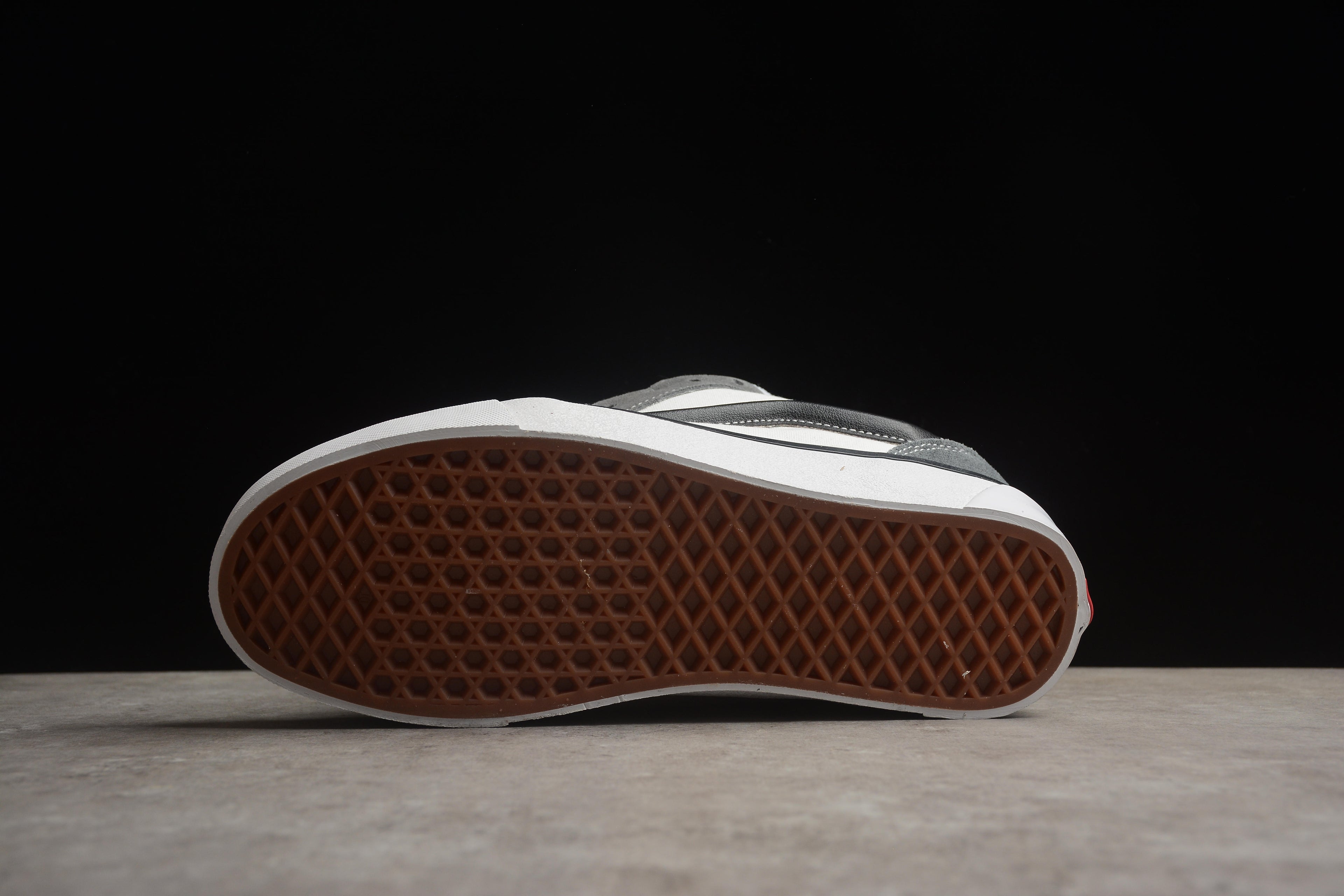 Vans Knu Skool – Gris / Negro