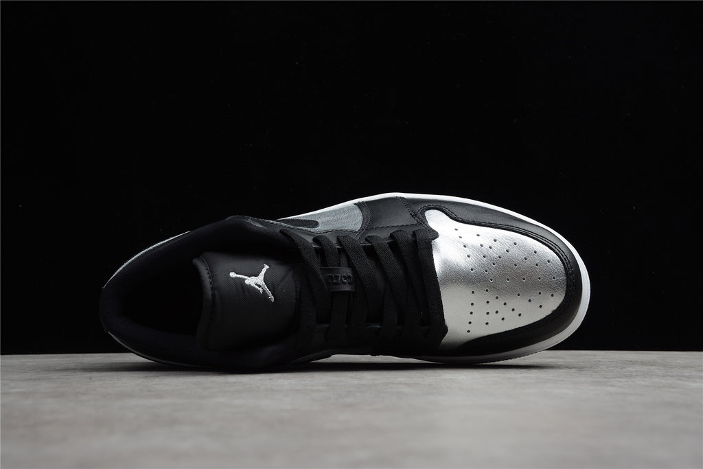 Jordan 1 Low – Negro / Plata