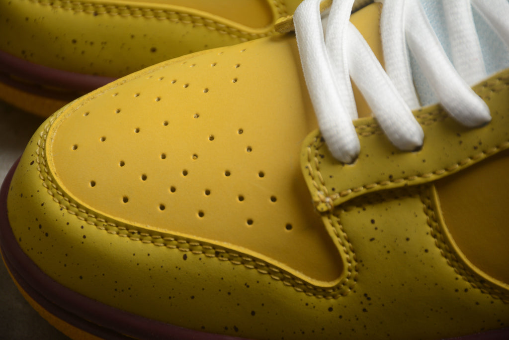Dunk SB – Amarillo / Granate