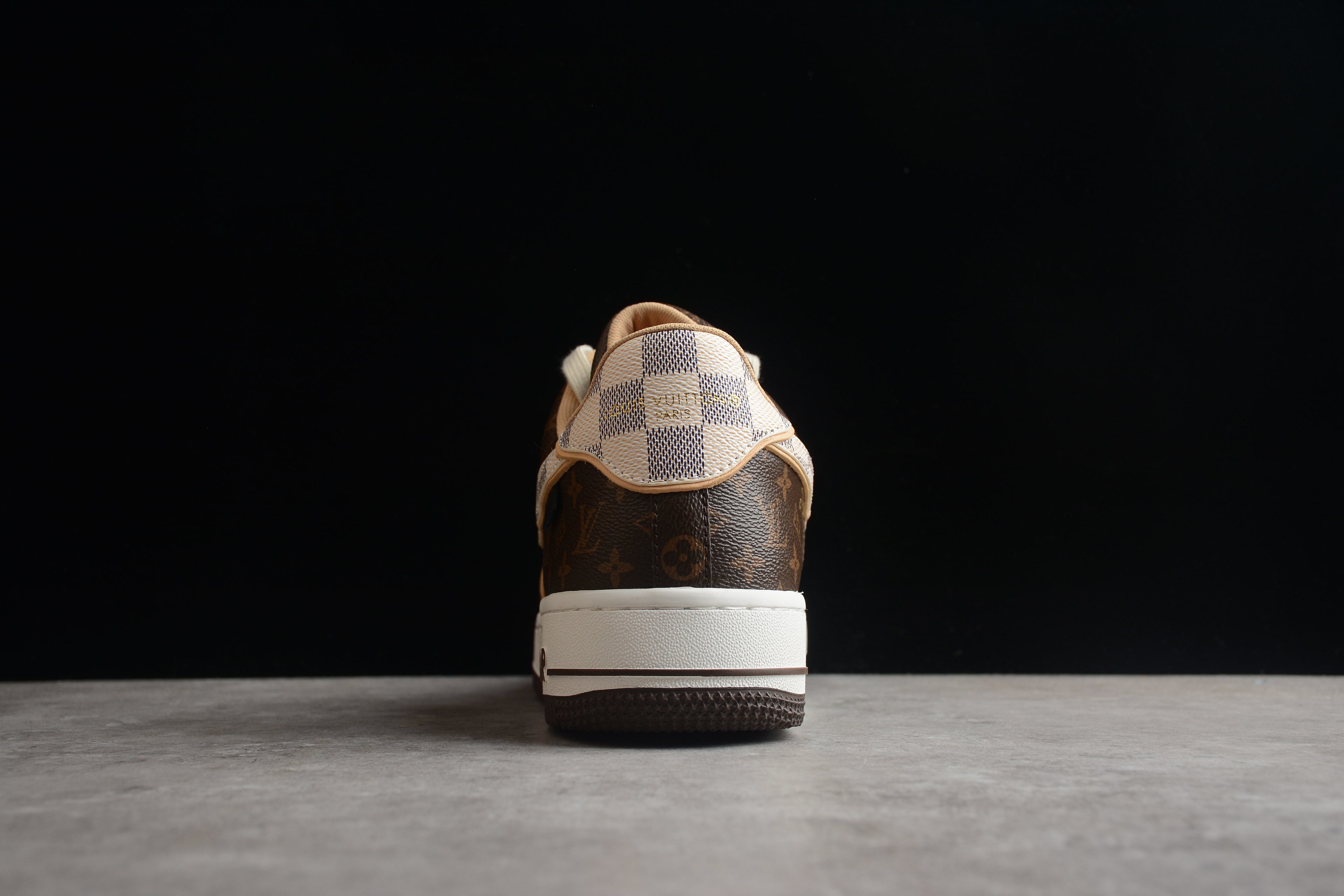 Air Force 1 Low LV – Blanco / Marrón / Beige