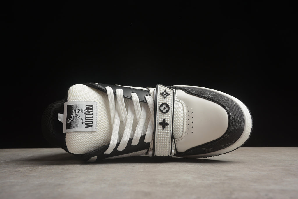 Louis Vuitton Trainer Low – Negro / Blanco