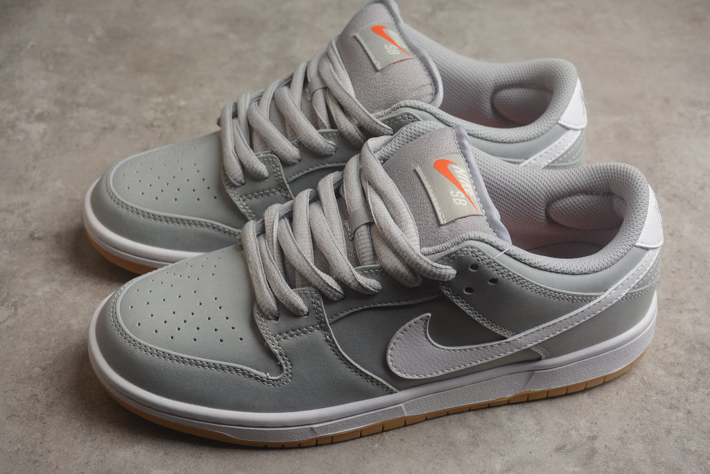 Dunk SB – Gris / Blanco
