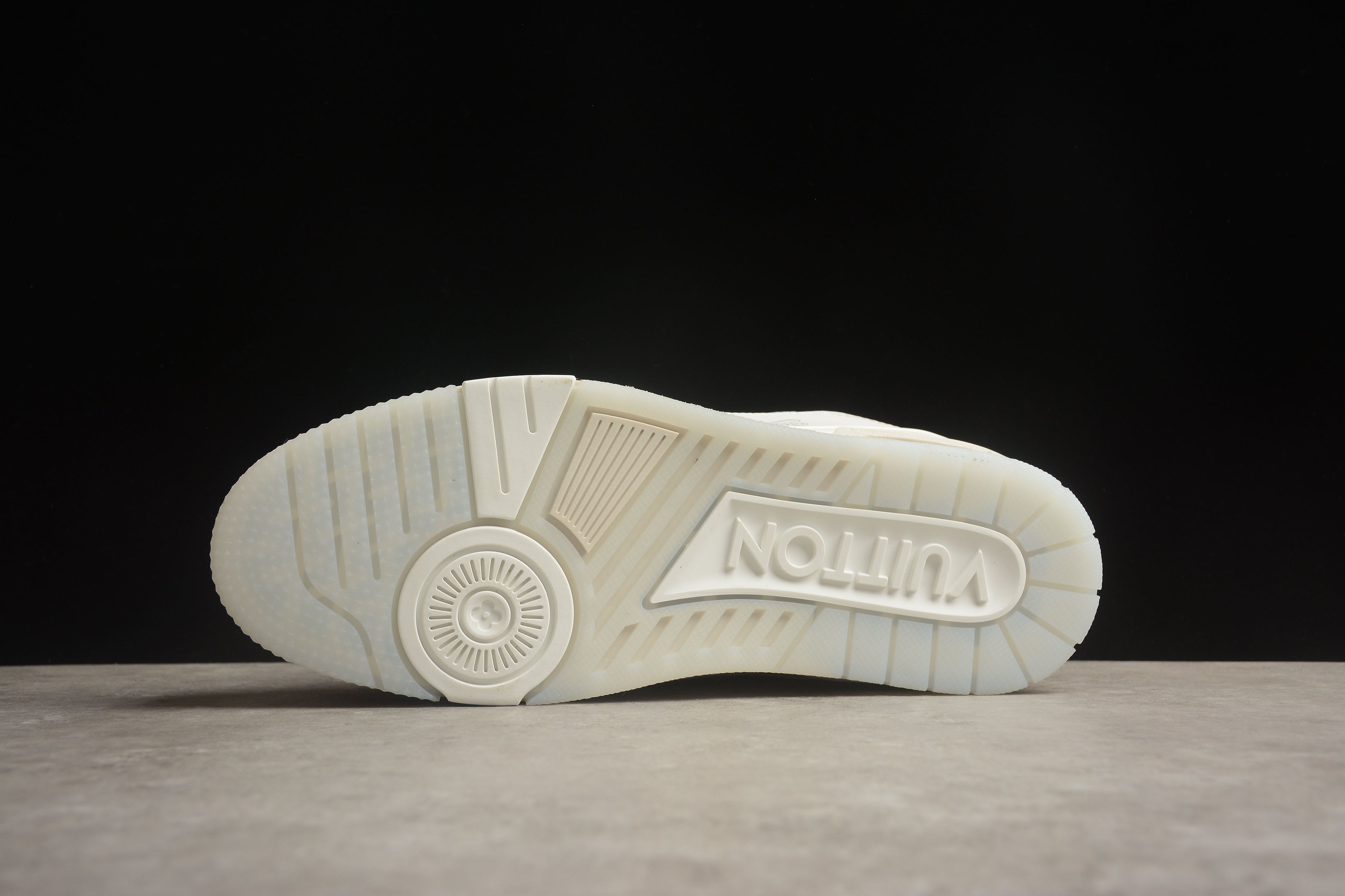 Louis Vuitton Trainer Low – Blanco