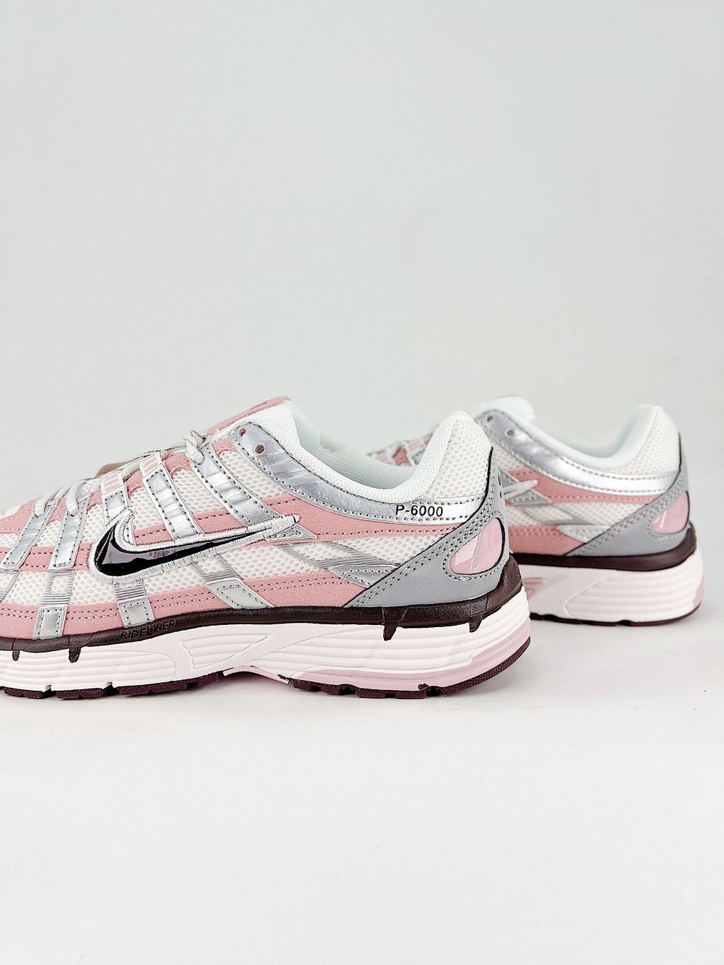 P-6000 – Blanco / Rosa / Gris