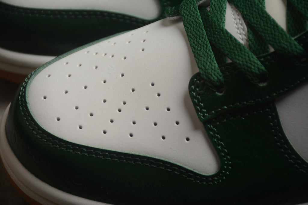 Dunk SB – Verde Oscuro / Blanco