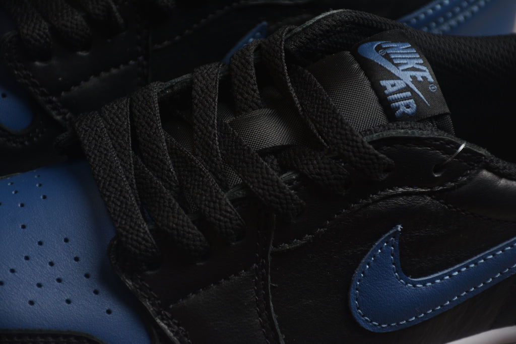 Jordan 1 Low – Negro / Azul Oscuro