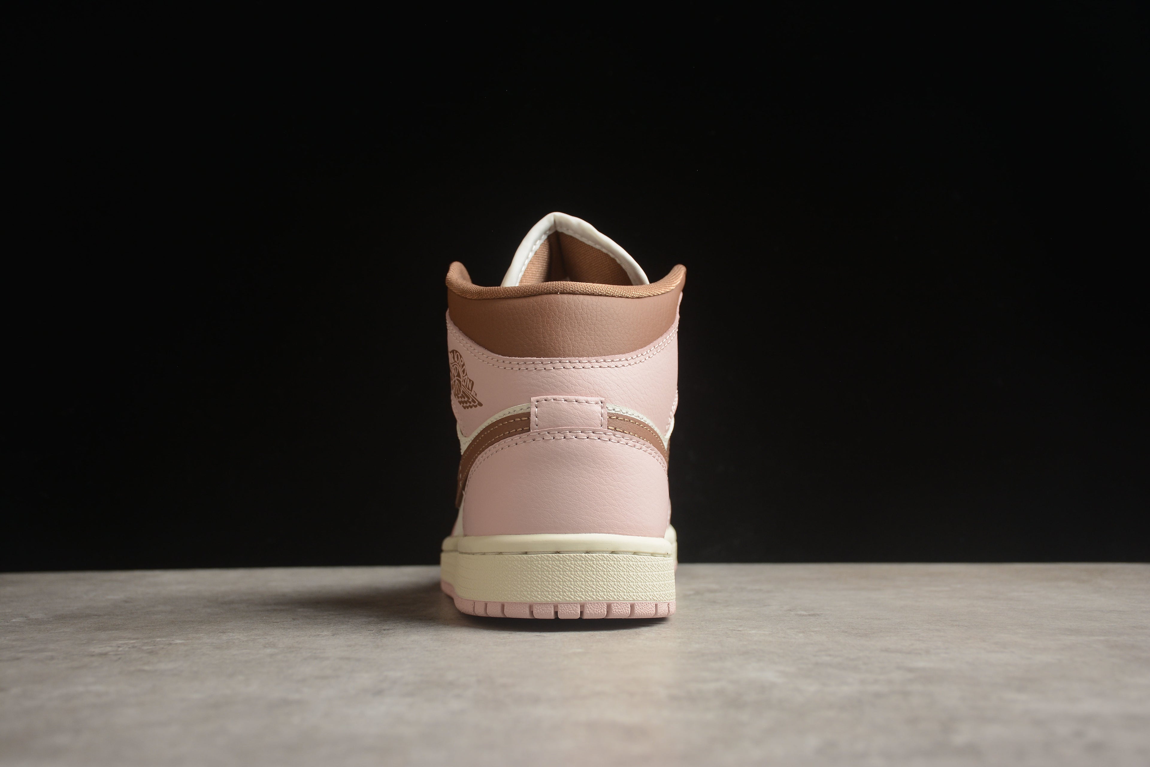 Air Jordan 1 Mid – Rosa / Blanco