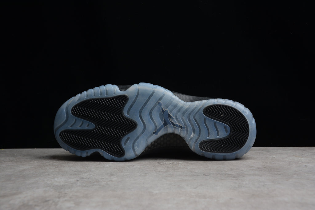 Air Jordan 11 – Negro / Azul