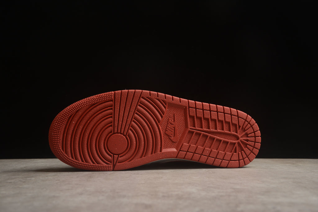 Air Jordan 1 Mid – Blanco / Rojo