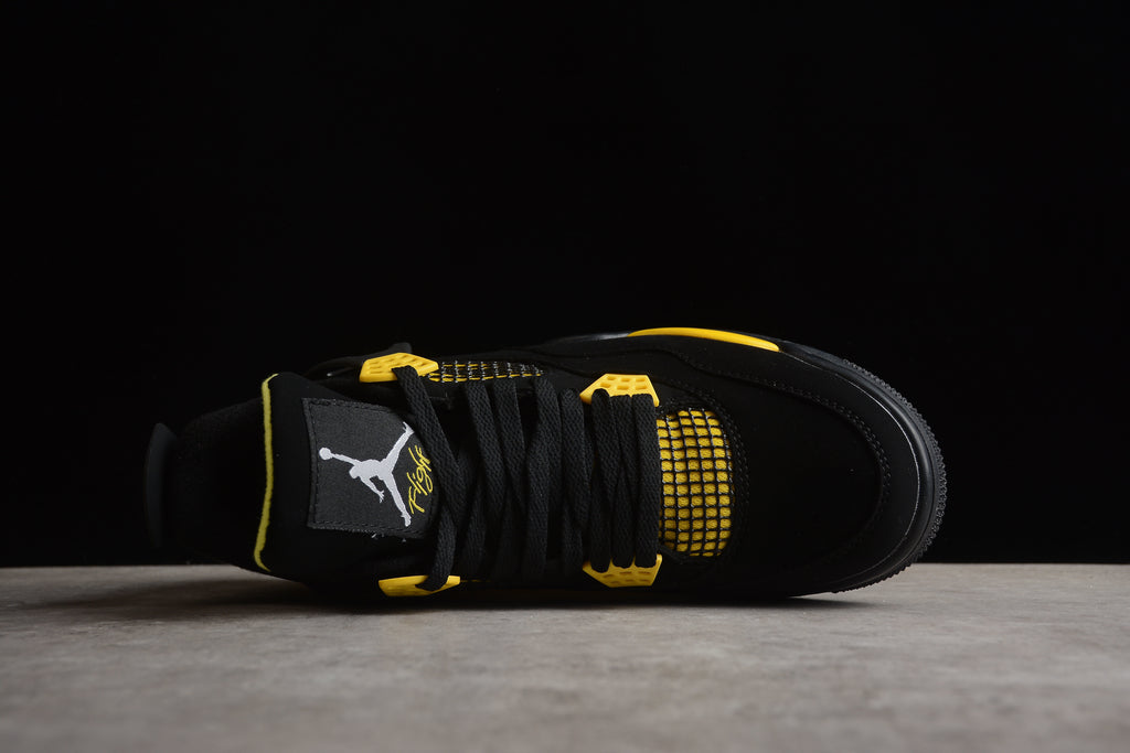 Air Jordan 4 – Negro / Amarillo