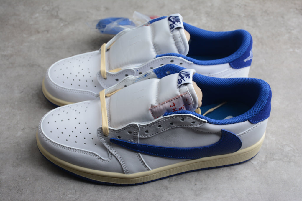 Travis Scott – Blanco / Azul