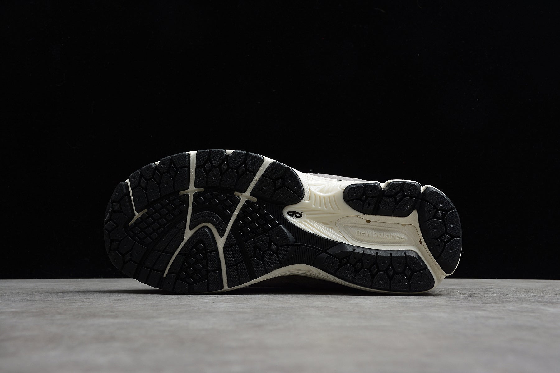 New Balance 2002R – Gris Oscuro