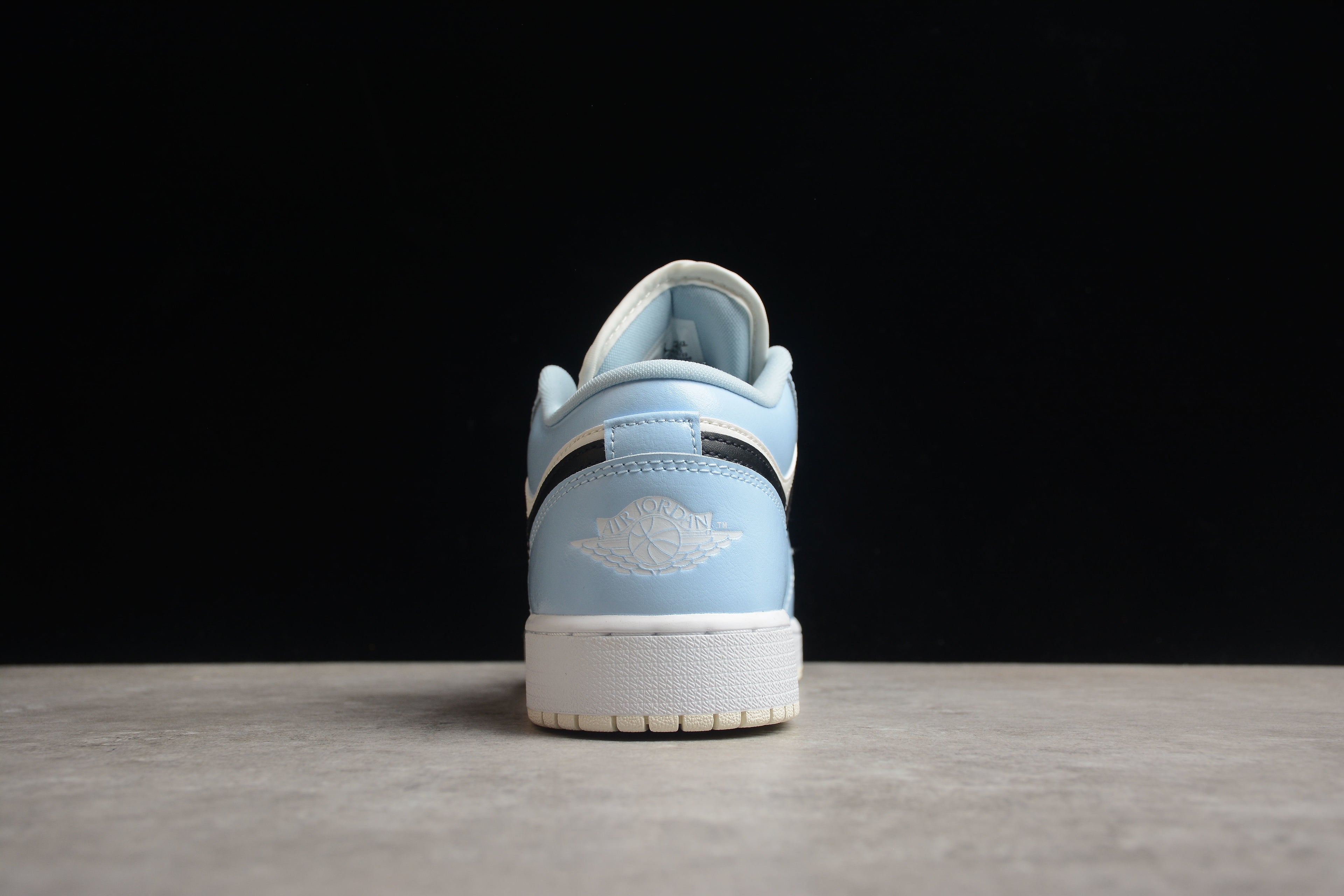 Jordan 1 Low – Azul / Blanco / Negro