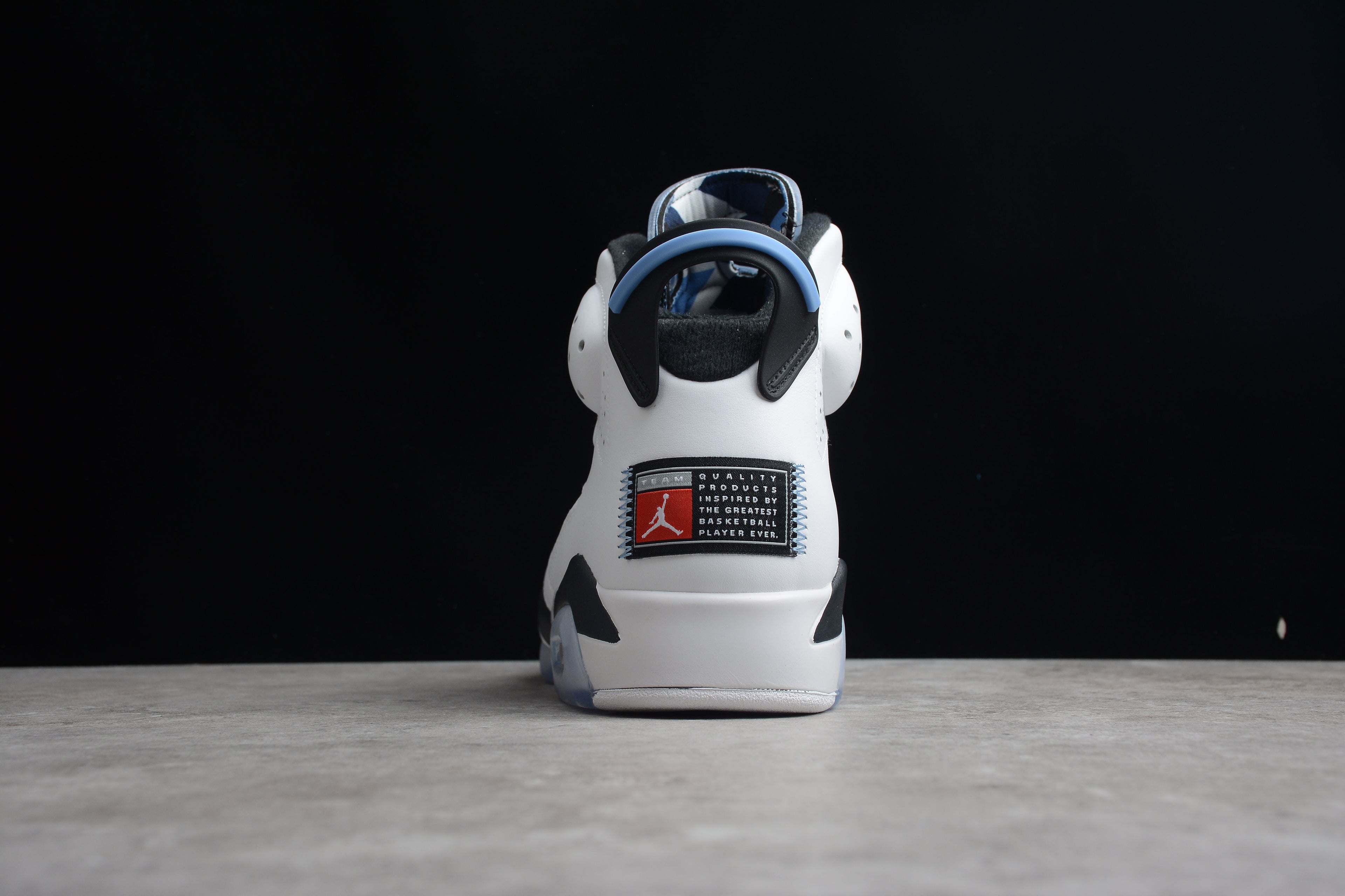 Air Jordan 6 – Blanco / Azul