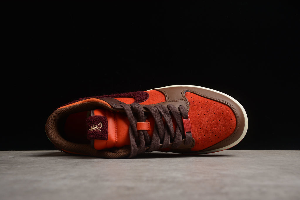 Dunk SB – Marrón / Rojo