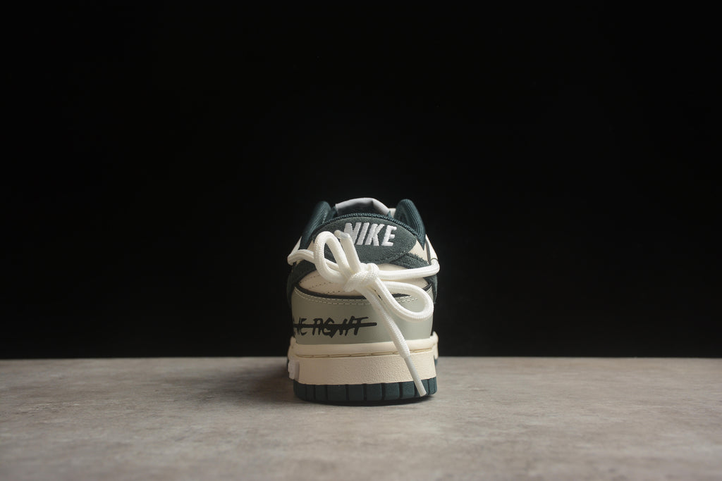 Dunk SB – Blanco / Gris / Negro