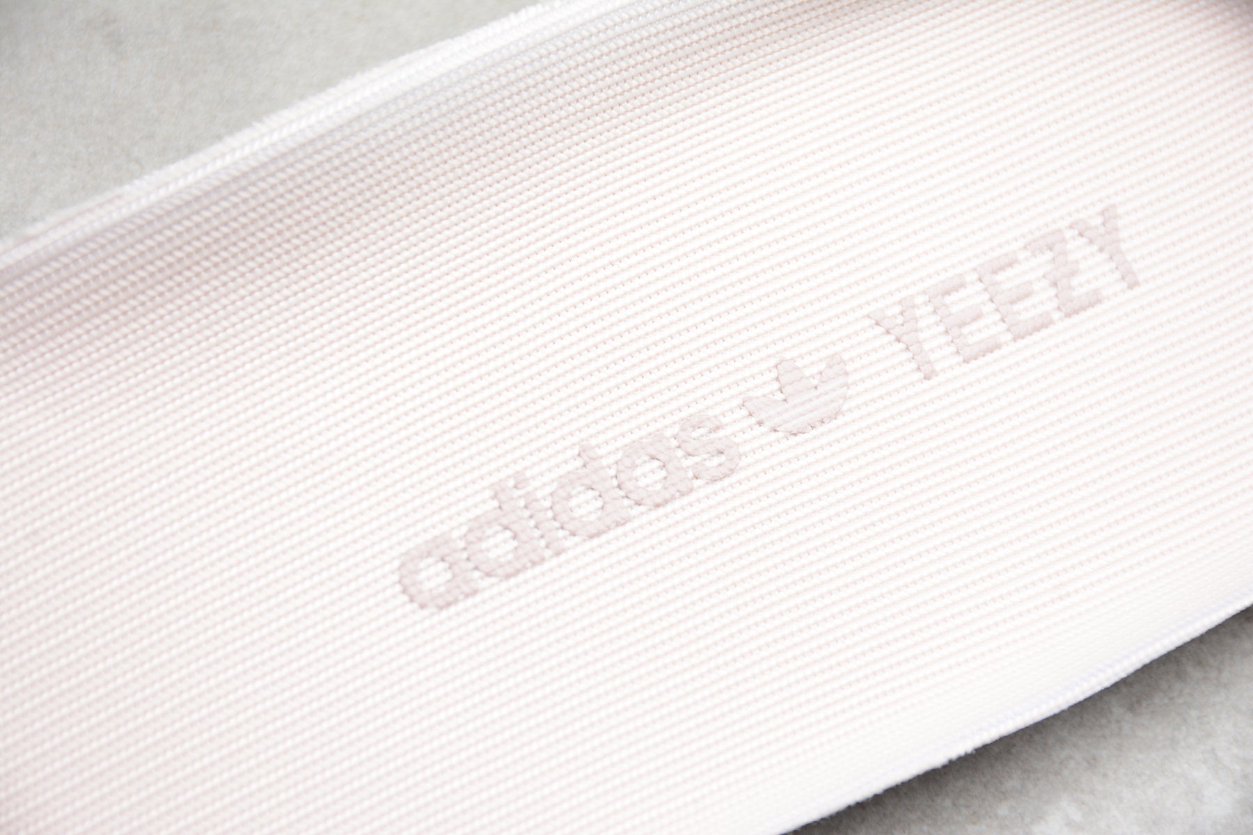 Adidas Yeezy 350 – Rosa