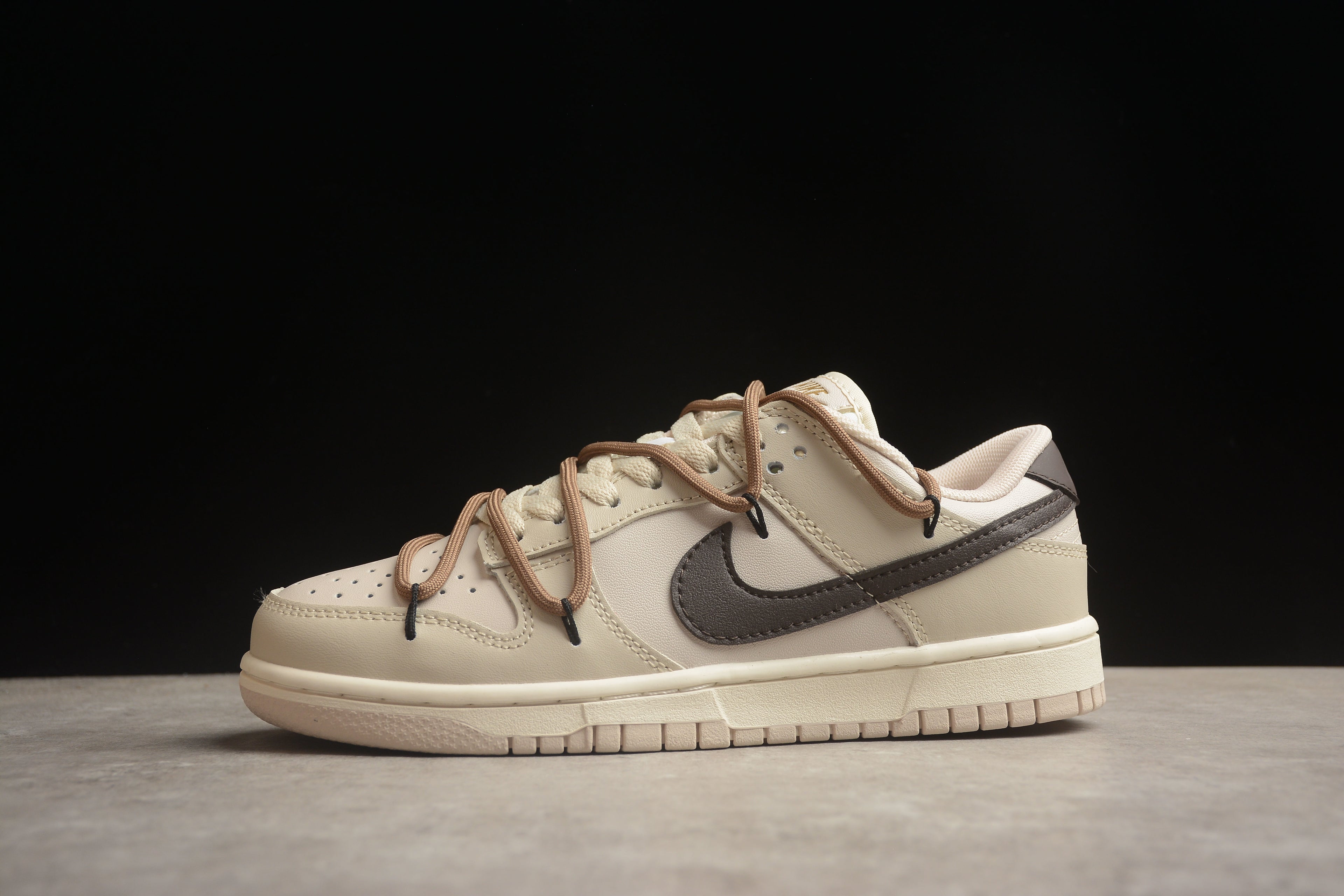 Dunk SB – Beigie / Negro
