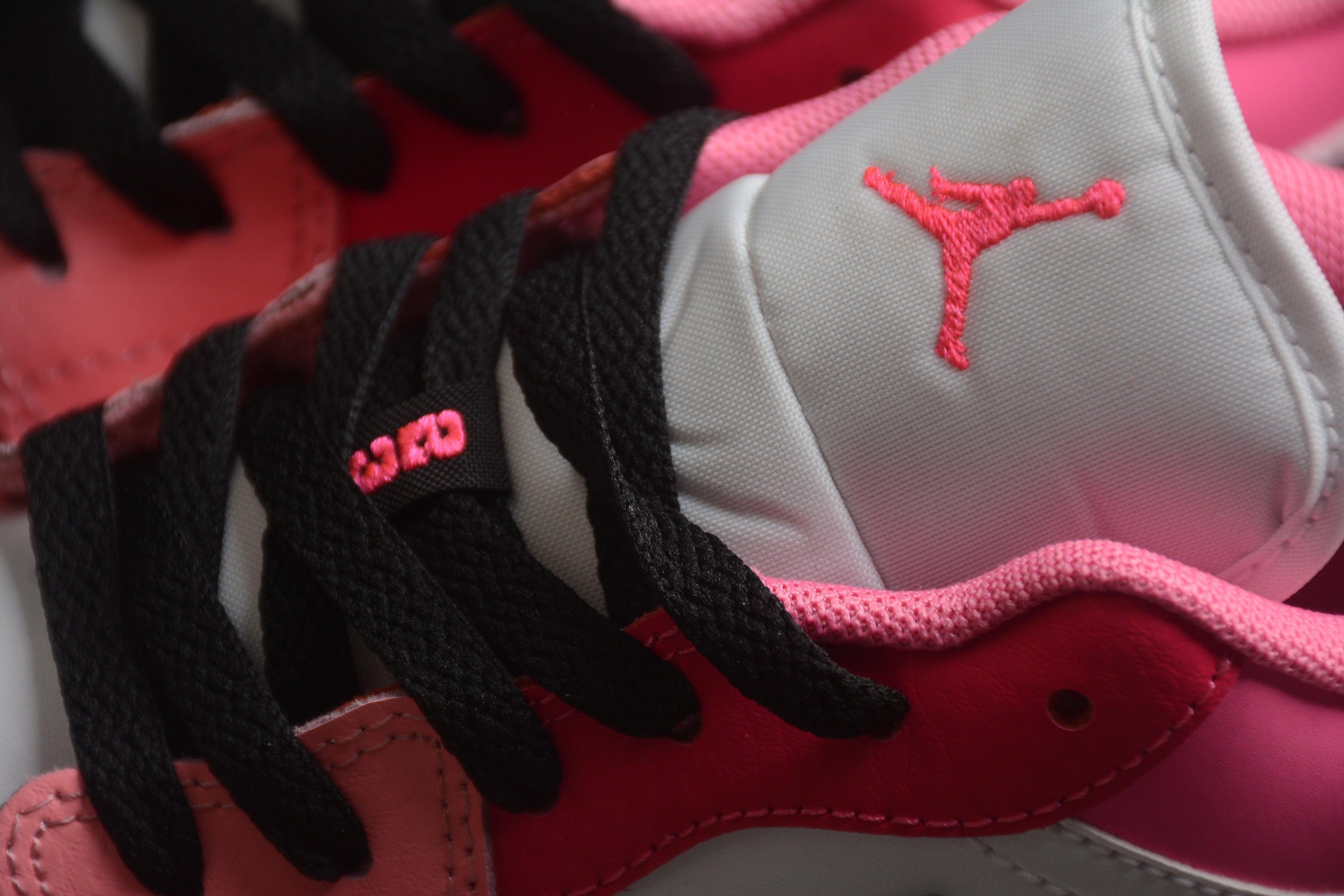 Jordan 1 Low – Rosa Claro y Oscuro / Blanco