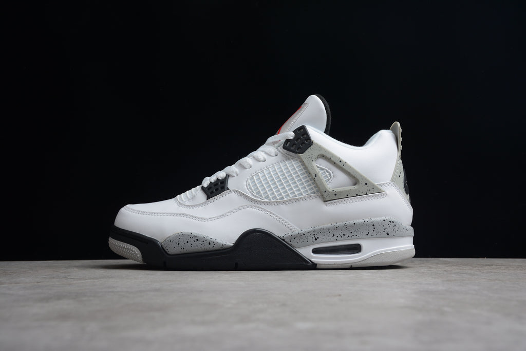 Air Jordan 4 – Blanco / Gris / Negro