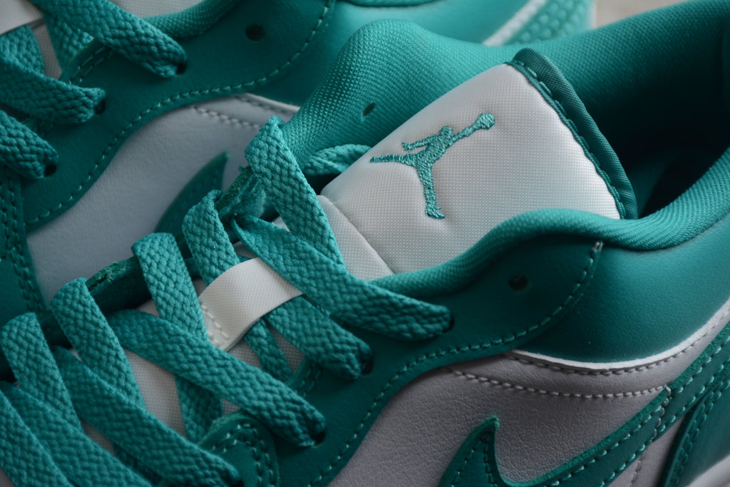 Jordan 1 Low – Turquesa / Blanco