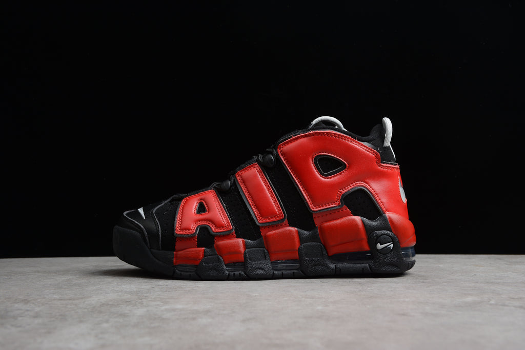Air More Uptempo – Negro / Rojo / Azul