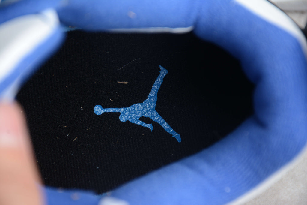 Air Jordan 4 – Blanco / Azul