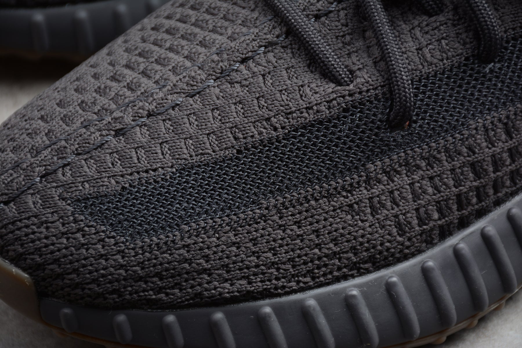 Adidas Yeezy 350 – Gris Oscuro