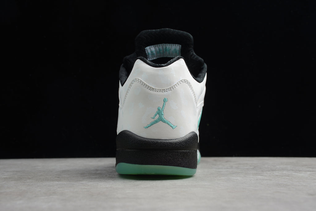 Air Jordan 5 – Gris / Turquesa