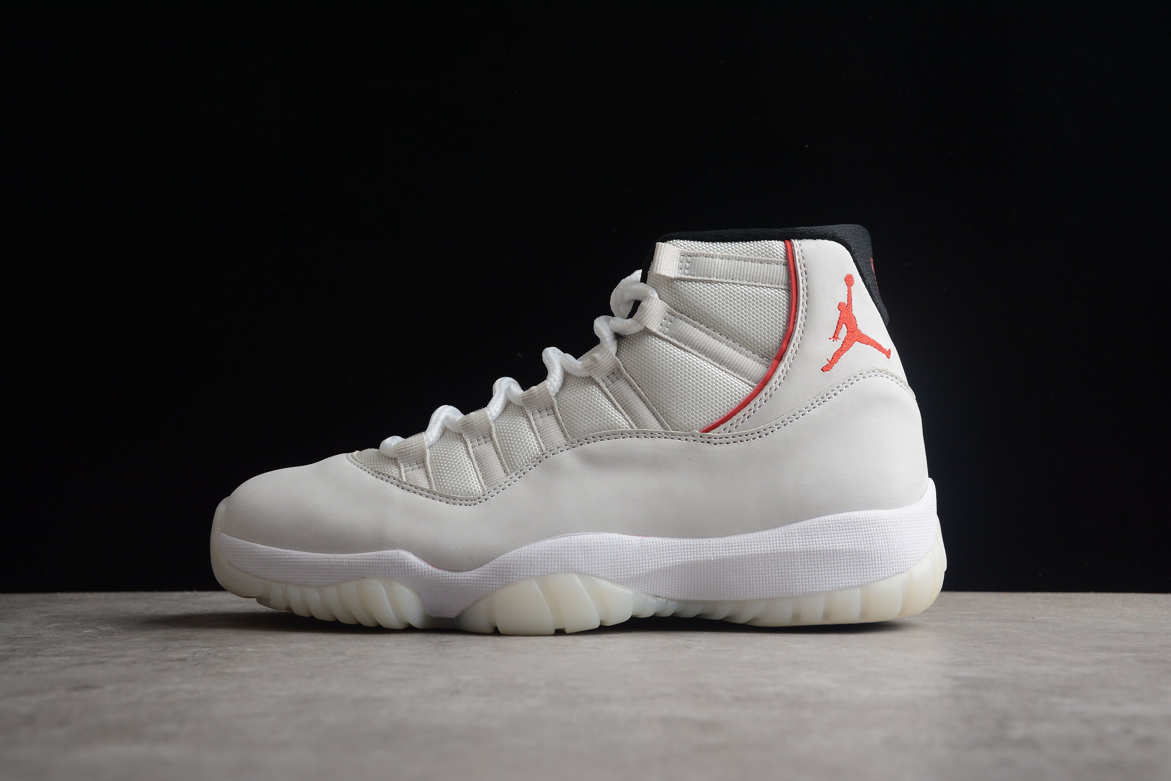 Air Jordan 11 – Blanco